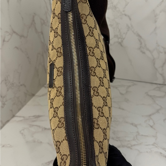Gucci HalfMoon Brown Crossbody Bag - Picture 8 of 16